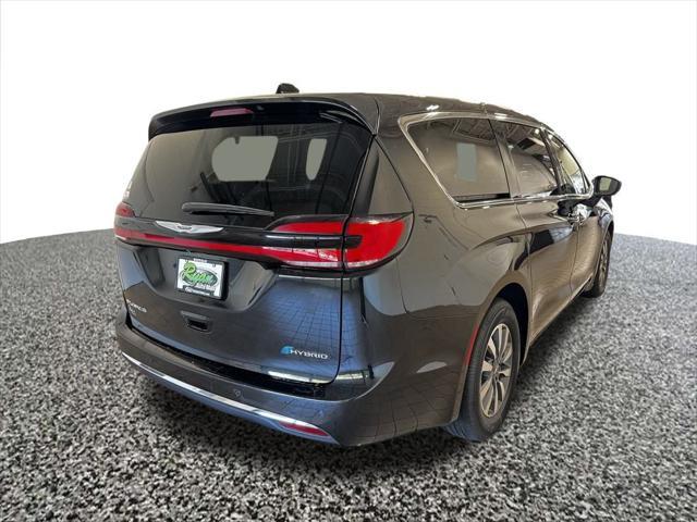 2023 chrysler pacifica hybrid touring l