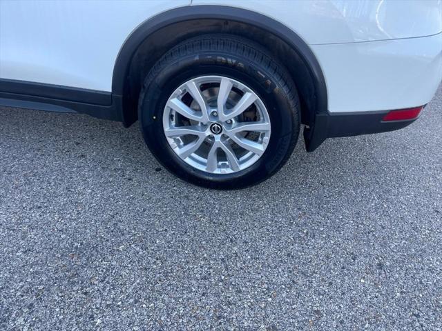 2017 nissan rogue sv