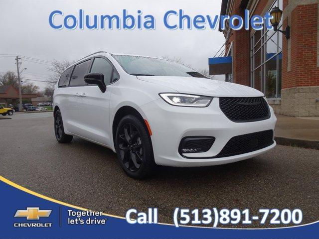 2024 chrysler pacifica touring-l
