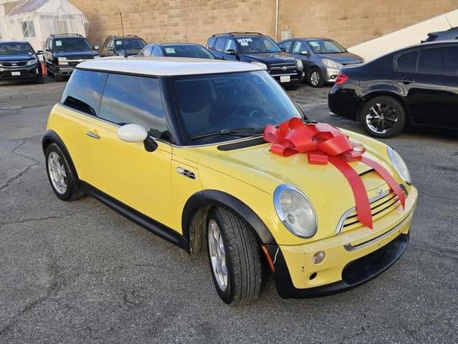 2004 mini cooper s hatchback 2d in oxnard, california