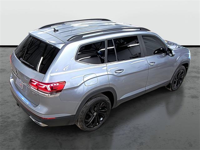 2022 volkswagen atlas 3.6l se w/technology