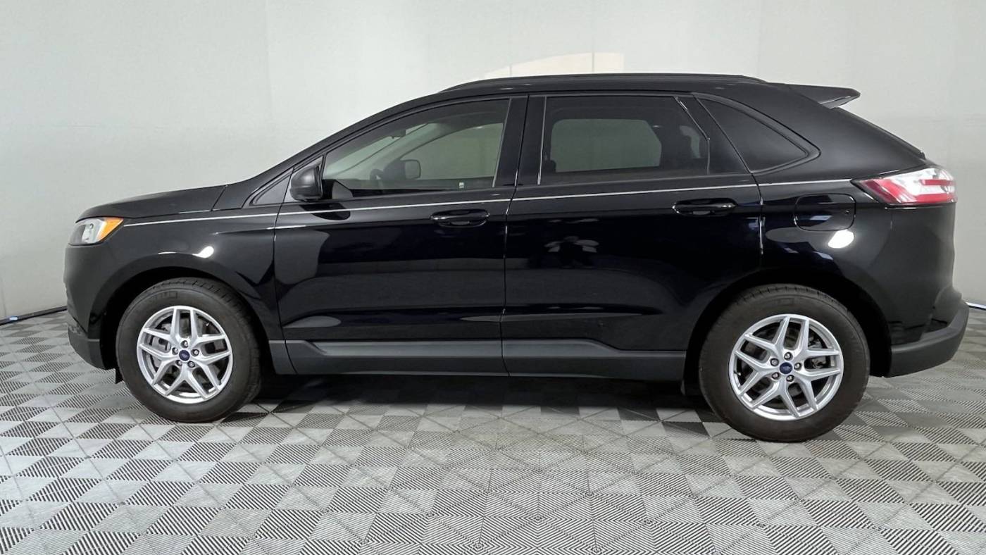 2022 ford edge se