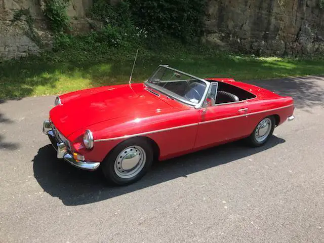 1967 mgb w/overdrive 1 owner new paint new top runs excellent free ship!