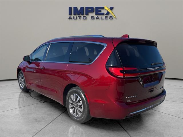 2021 chrysler pacifica hybrid touring l