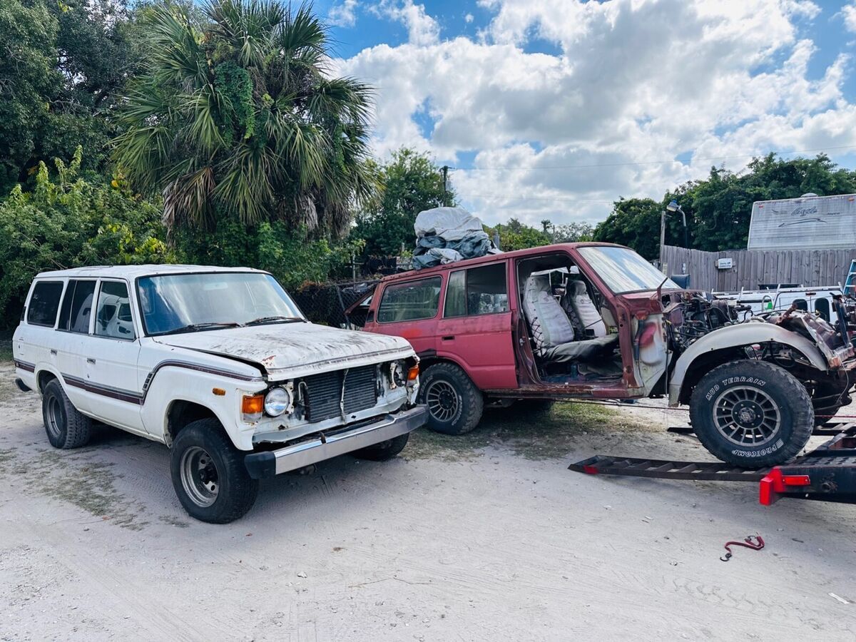 2 x 1985 toyota land cruiser suv white & brown both 4wd manual fj60