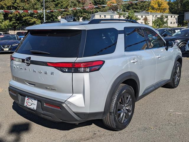 2022 nissan pathfinder sv 4wd