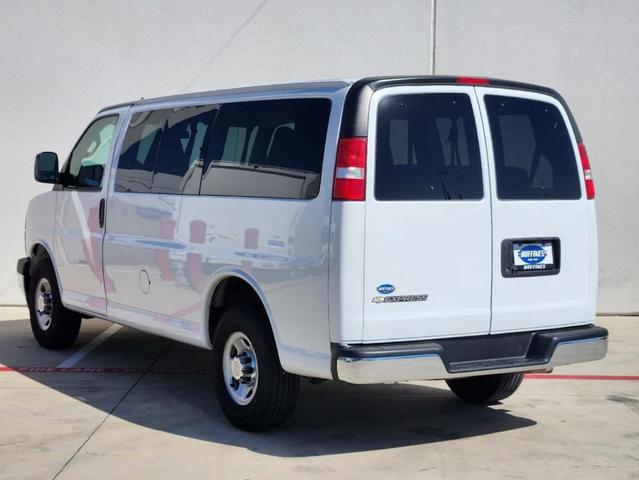 2020 chevrolet express 2500 lt