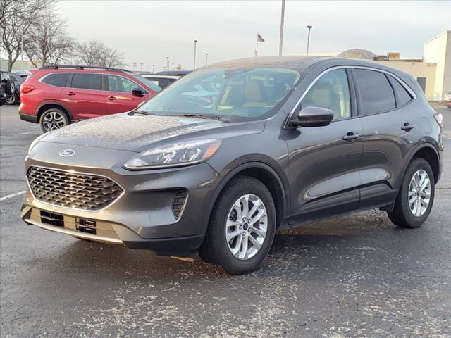 2020 ford escape se