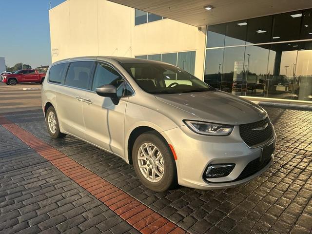 2023 chrysler pacifica touring-l