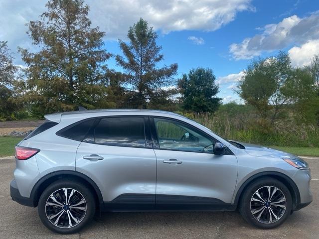 2021 ford escape se