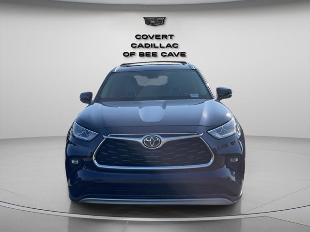 2022 toyota highlander platinum