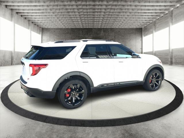 2022 ford explorer st