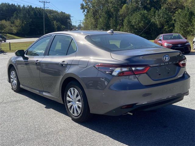 2024 toyota camry hybrid le