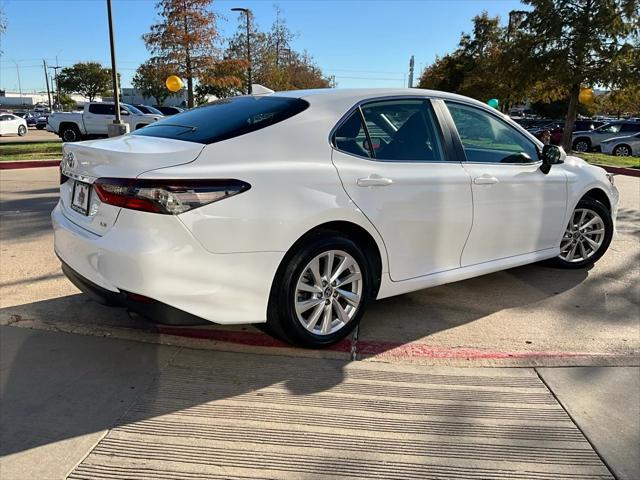 2024 toyota camry le