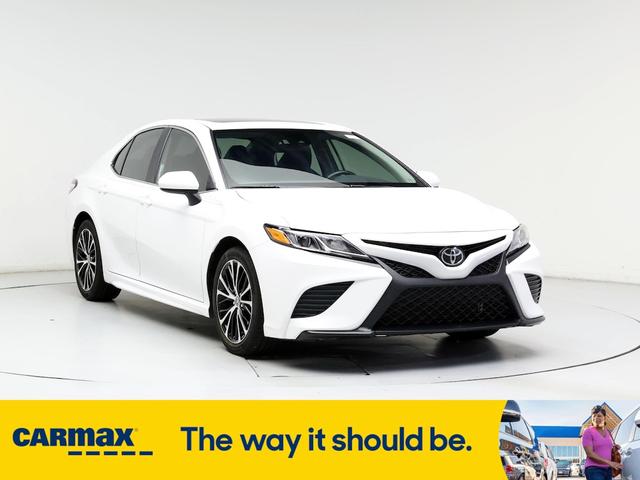 2020 toyota camry se