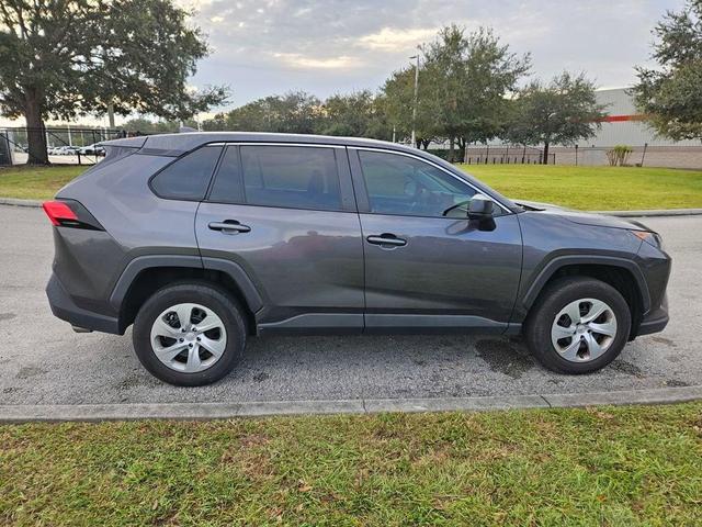 2022 toyota rav4 le