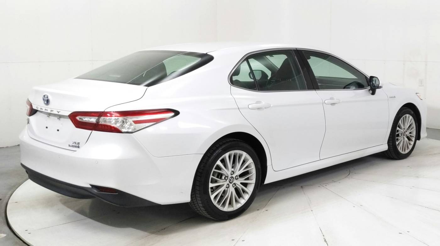 2018 toyota camry hybrid xle