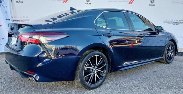 2022 toyota camry se nightshade