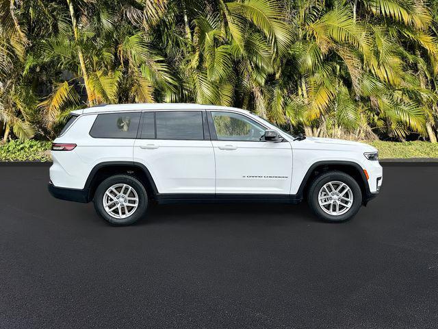 2023 jeep grand cherokee l laredo 4x2