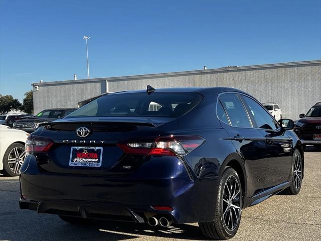 2021 toyota camry se