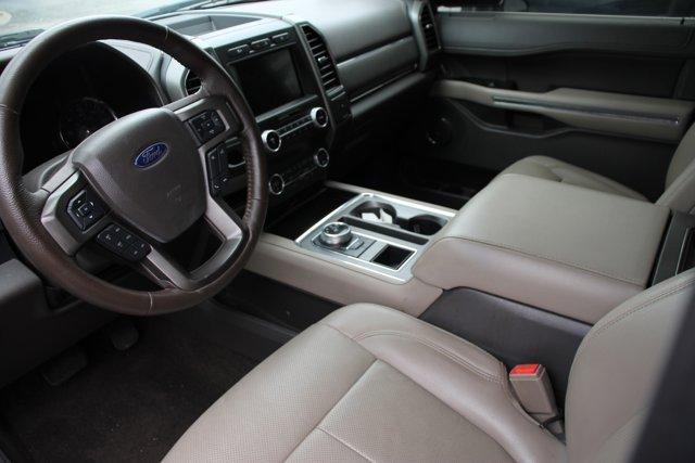 2019 ford expedition xlt