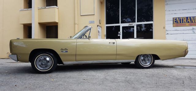 awesome 1968 plymouth sport fury convertible - gold