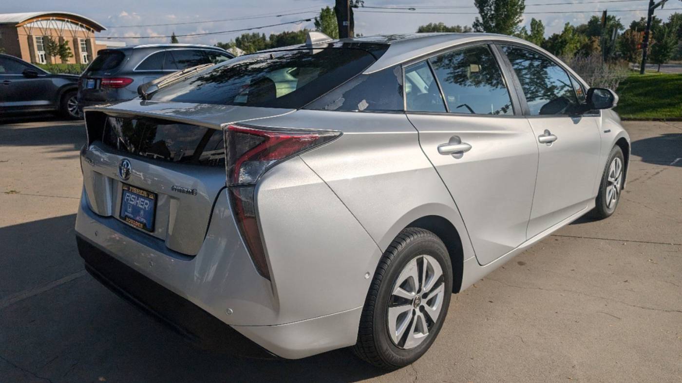 2017 toyota prius four