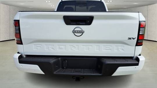 2024 Nissan Navara (Frontier) sv