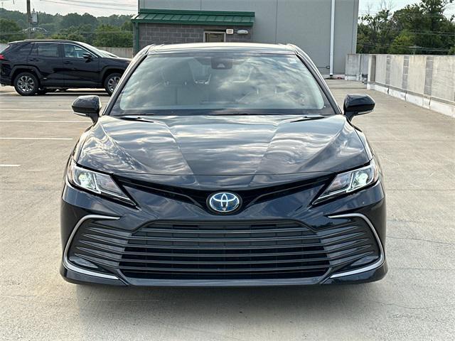 2021 toyota camry le