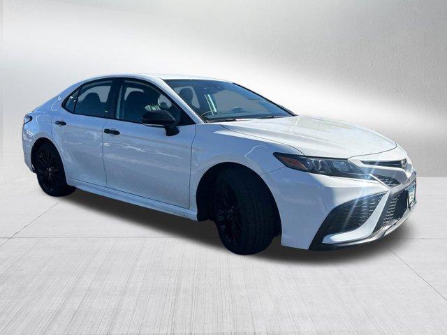 2022 toyota camry se nightshade