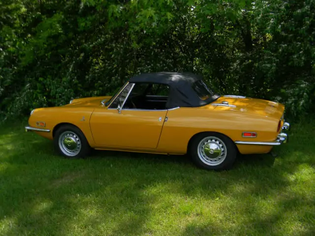 1970 fiat 850 sport convertible yellow & black inter