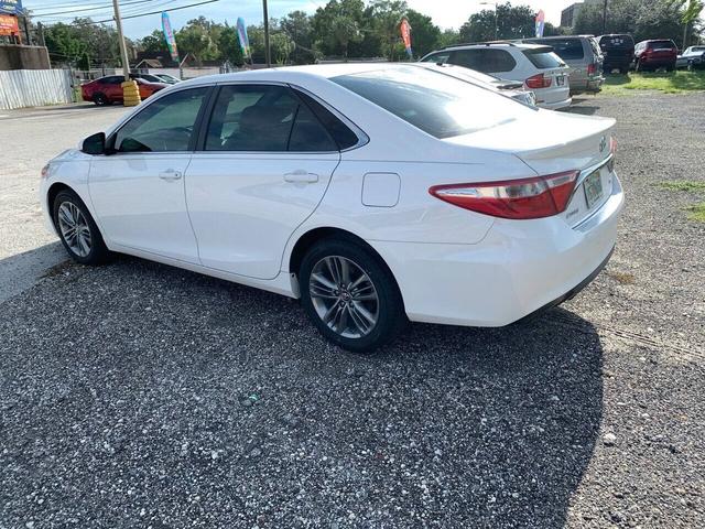 2017 toyota camry se