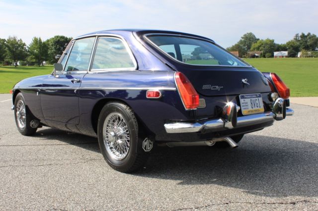 ** both exquisite and stunning !! ** 1971 mgb gt 3-dr hatch ** super clean !! **