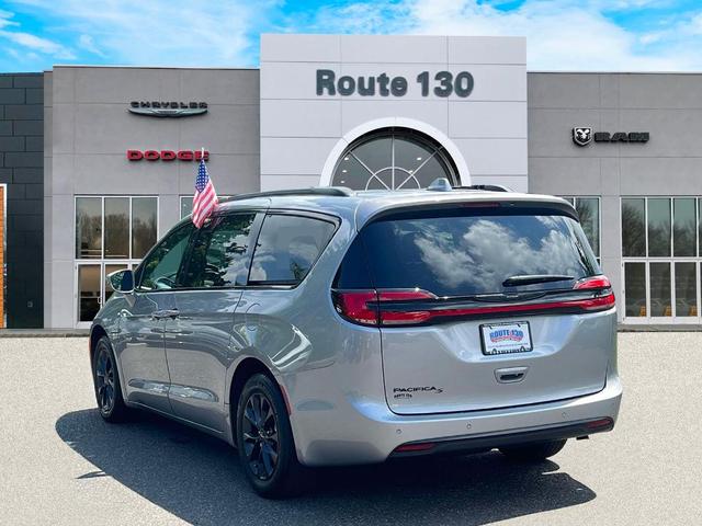 2021 chrysler pacifica touring