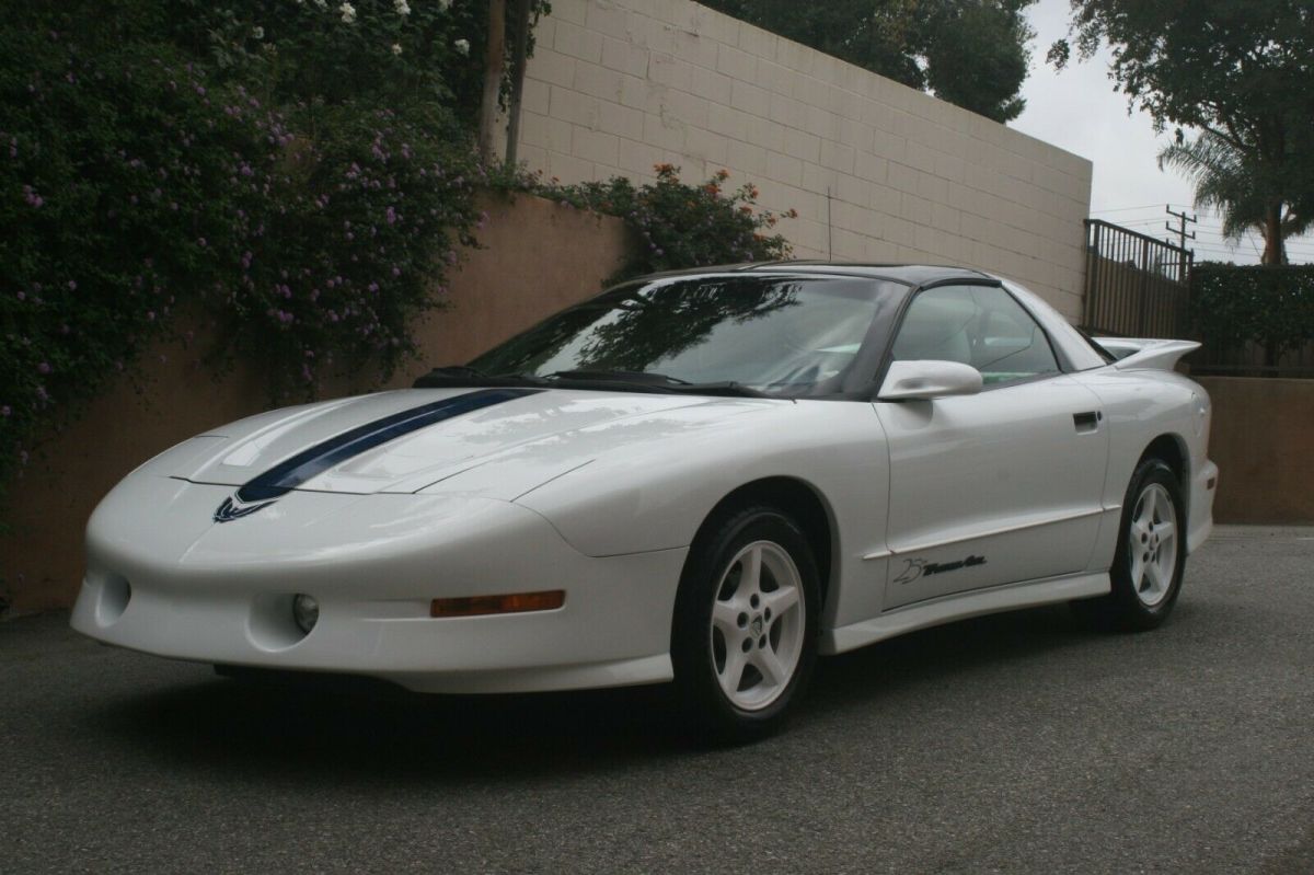 a 5.7 liter sfi v-8 engine including a 4 speed automatic transmission