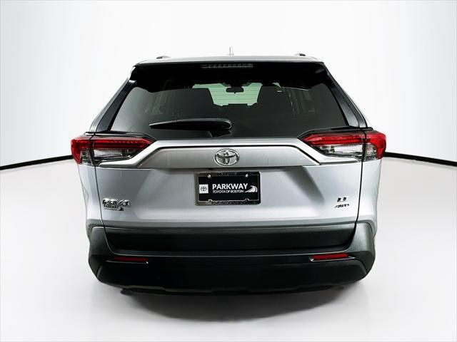 2021 toyota rav4 le