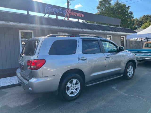 2008 toyota sequoia sr5