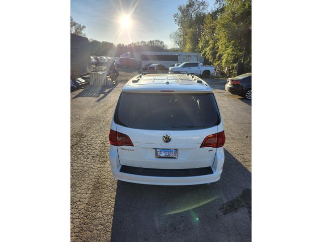 2011 volkswagen routan se