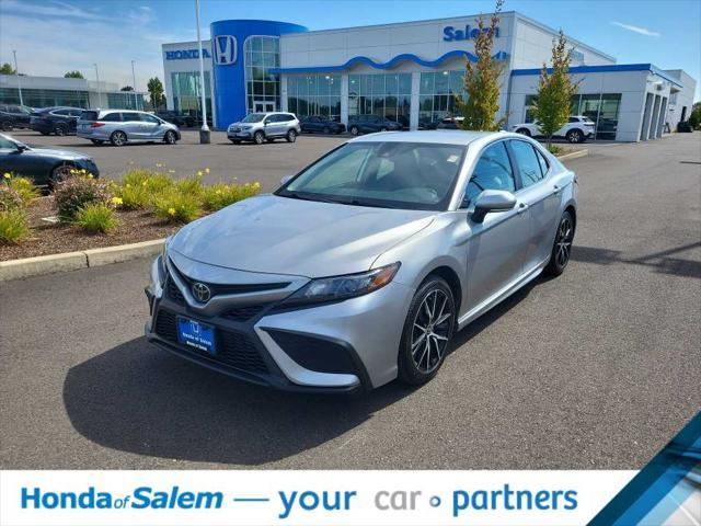 2022 toyota camry se