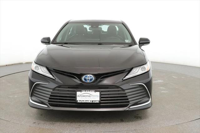 2021 toyota camry hybrid xle