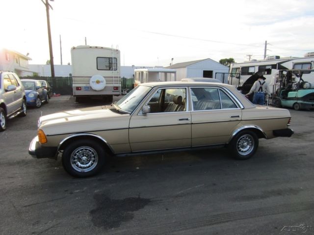 1983 mercedes-benz 300d 4 dr turbodiese turbo 3l i5 10v automatic no reserve