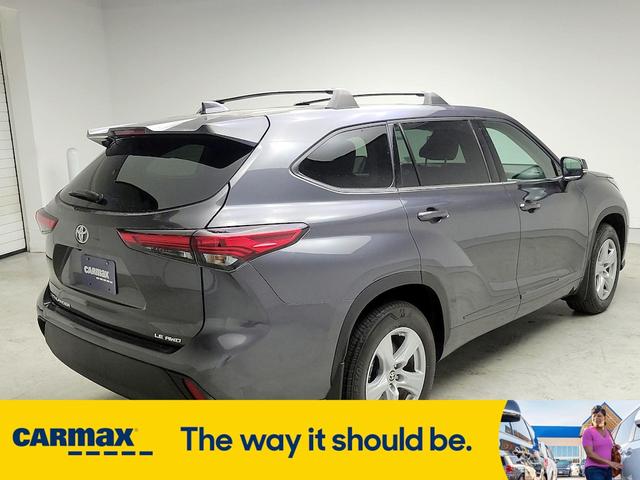 2020 toyota highlander le
