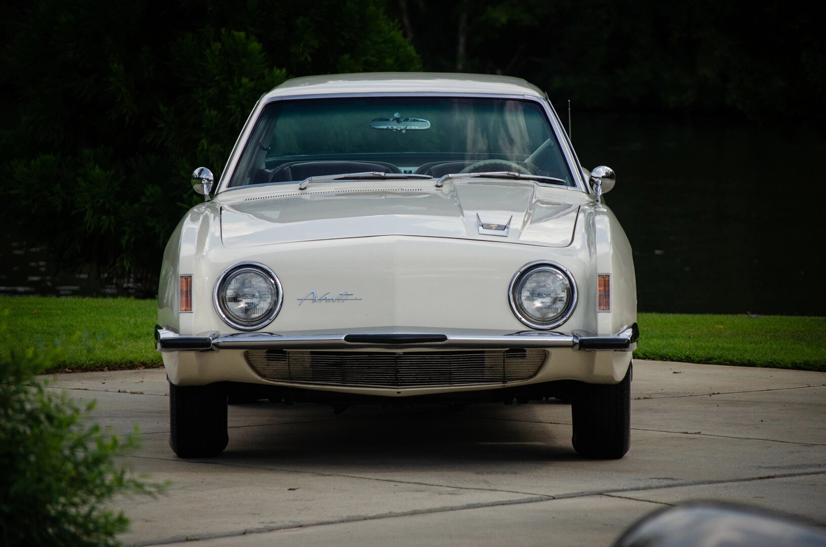 studebaker avanti