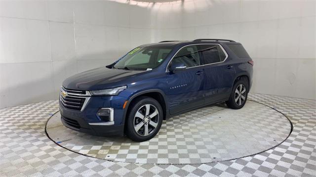 2022 chevrolet traverse lt leather