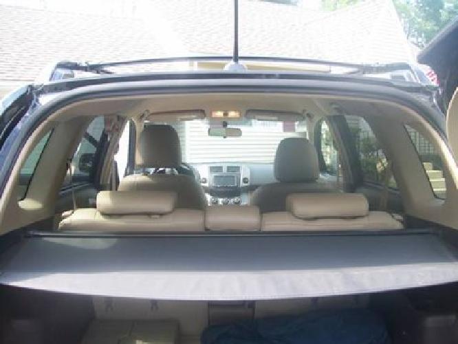 2010 rav4 4x4 black, heated seats leather, 19kmi, remote starter 25mpg in schenectady, ny