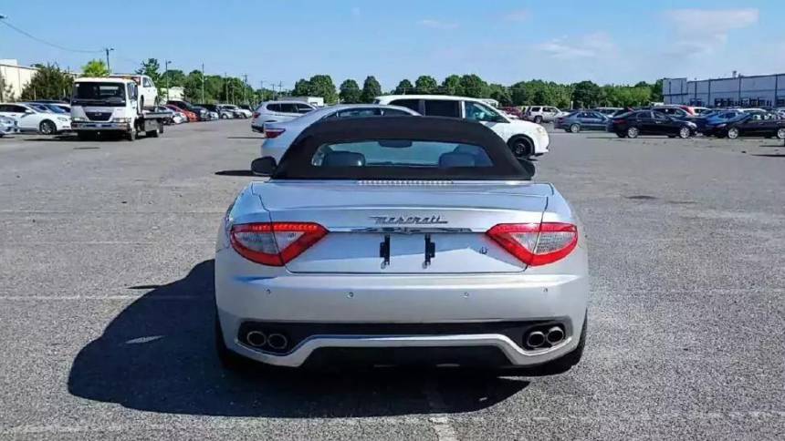 2011 maserati granturismo base
