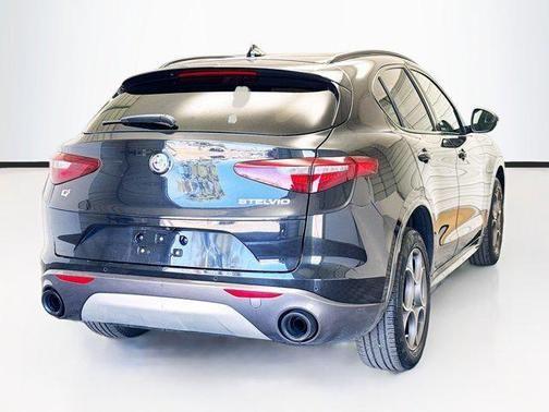 2022 alfa romeo stelvio
