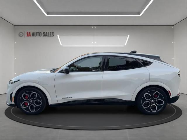 2022 ford mustang mach-e gt