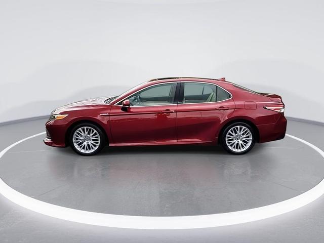 2018 toyota camry hybrid xle