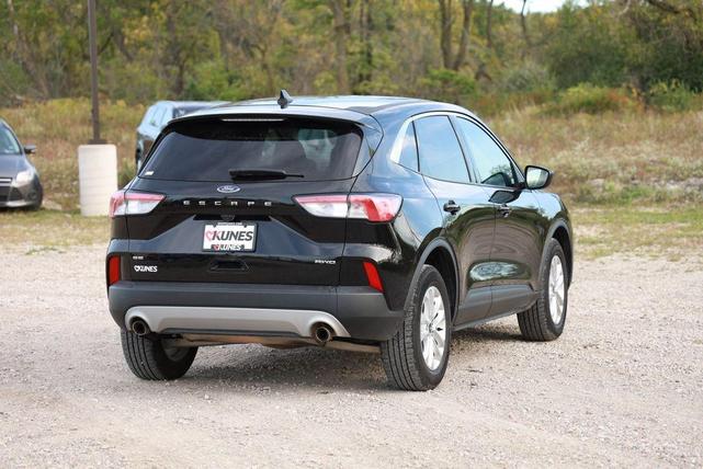 2022 ford escape se
